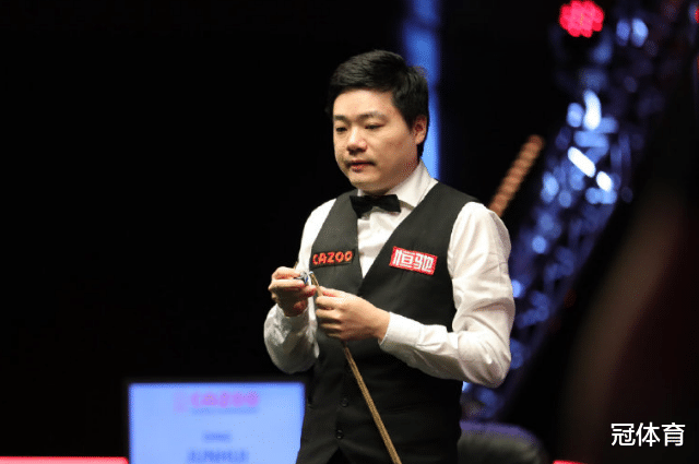 奥沙利文|奥沙利文镇守一号位！丁俊晖颜丙涛全力出击，上届四强惊险晋级