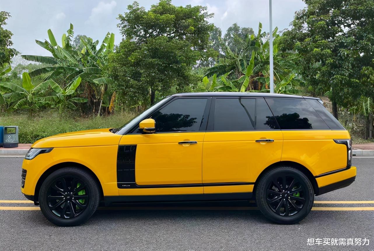 路虎揽胜 小伙花25万拖回一辆揽胜事故车，随后又买辆揽胜，懂行人都知道他的心思