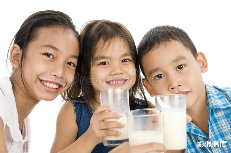 张艺谋|三胎放开，被罚748万的陈婷发文，张艺谋回应妻子，同时起诉张伟平！