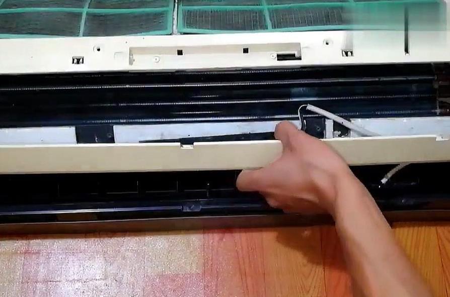 空调室内机喷水,原因一般就是4点,找到原因就可以迎刃而解