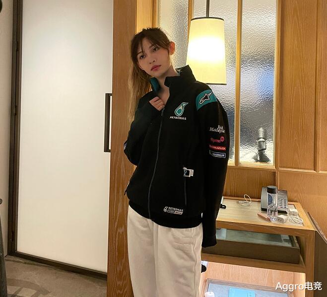 |“机车女神”痞幼秀身材，无意间暴露大缺陷，引来大批粉丝嫌弃