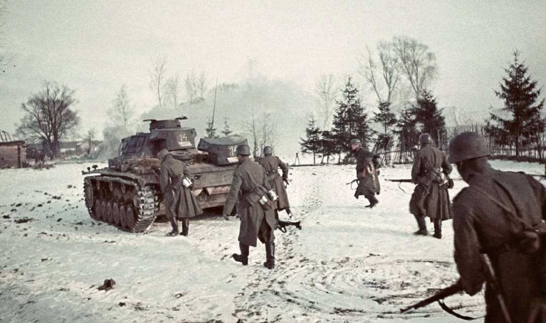 德軍在莫斯科成片凍死，為啥不搶蘇聯人的棉衣？斯大林留瞭一手-圖4