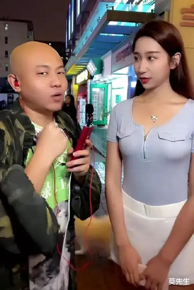 |2021被央视狠批的网红，没有一个无辜，有人借直播搭讪漂亮女性