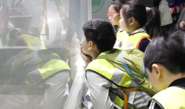 去不掉的个性|小学生作文《我的班主任》,将老师形容得很准确,不料被请了家长