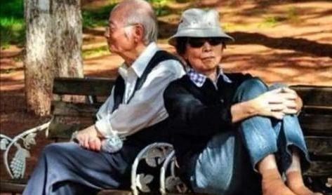 蒙蒙聊星座|丁克的人会后悔吗？他们现状如何？答案可能超出你的想象