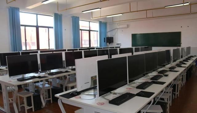 求职|“最受欢迎”四大专业，找工作不拼背景和关系，靠自己收获高薪