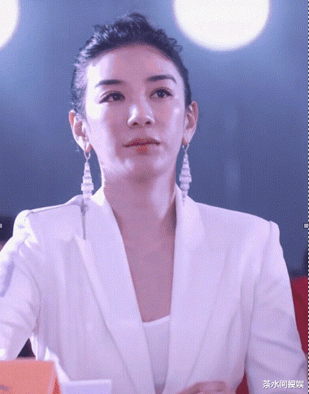 赵丽颖|没了表情管理，刘浩存不灵了，杨幂不嫩了，连刘亦菲都不仙了