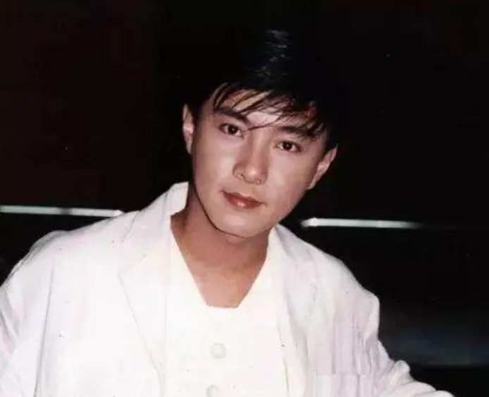 张卫健|56岁接商演被嘲，结婚三次娶的是同一女人，童年男神这是怎么了？