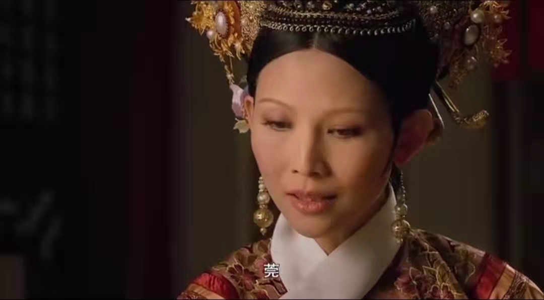 甄嬛传|《甄嬛传》皇上两次赐甄嬛封号，皇后为何前一次暗喜后一次忧心？