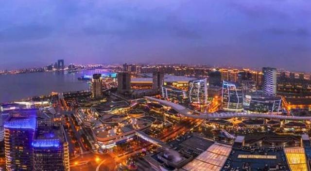 先生说生活事 为了穿越高铁线，苏州在建一条隧道，长2.49公里，预计2022年建成