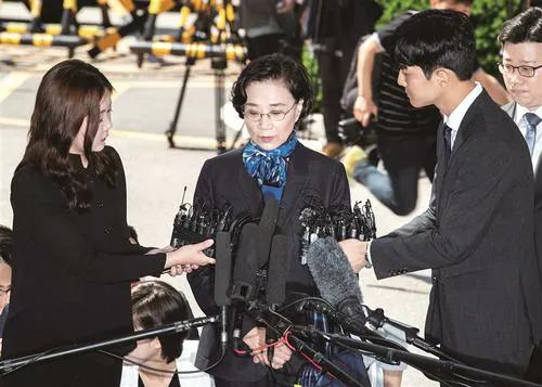 花影爱花 逼丈夫喝尿,踢出睾丸破裂,拿剪刀戳人,韩国财阀之女有多嚣张?