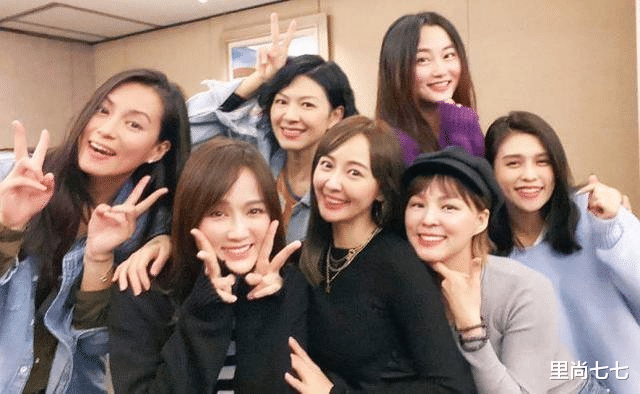 聚会|陈乔恩幸福肥来得太猛，携男友聚会大象腿抢镜，全程用包遮肚子