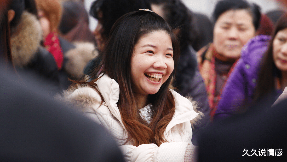 久久说情感|32岁剩女的相亲感悟：相亲男年薪没有30万，还抠门，真不值得嫁