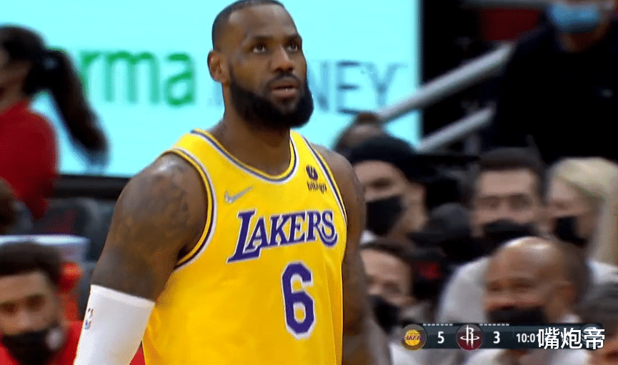 阿森纳|NBA最累中锋！湖人37岁大C后场一条龙+追身三分，还差18分破纪录