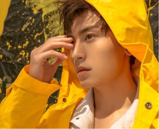 张哲瀚|张哲瀚活得洒脱，从不给自己立人设，爱自由而且接地气！