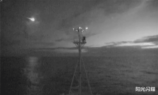 霍金 神秘来物！美、日等国上空出现“火球”？速度快并伴有爆炸声