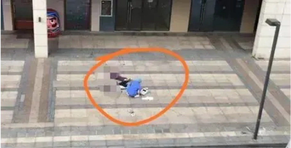 深圳大三男生被怀疑偷表跳楼身亡:大学生自尊心强承受力弱须关注