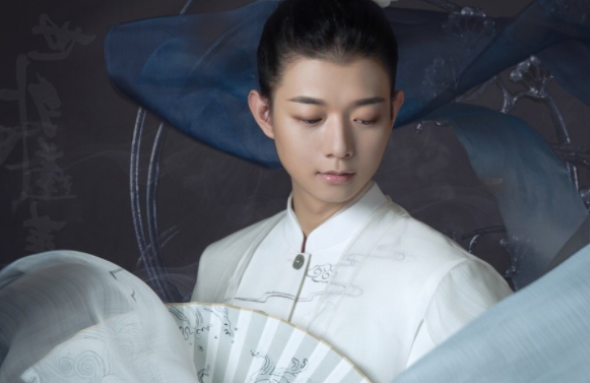 霍尊|有种“整容”叫霍尊，长发仙气飘飘，看到短发后: 早这样早火了