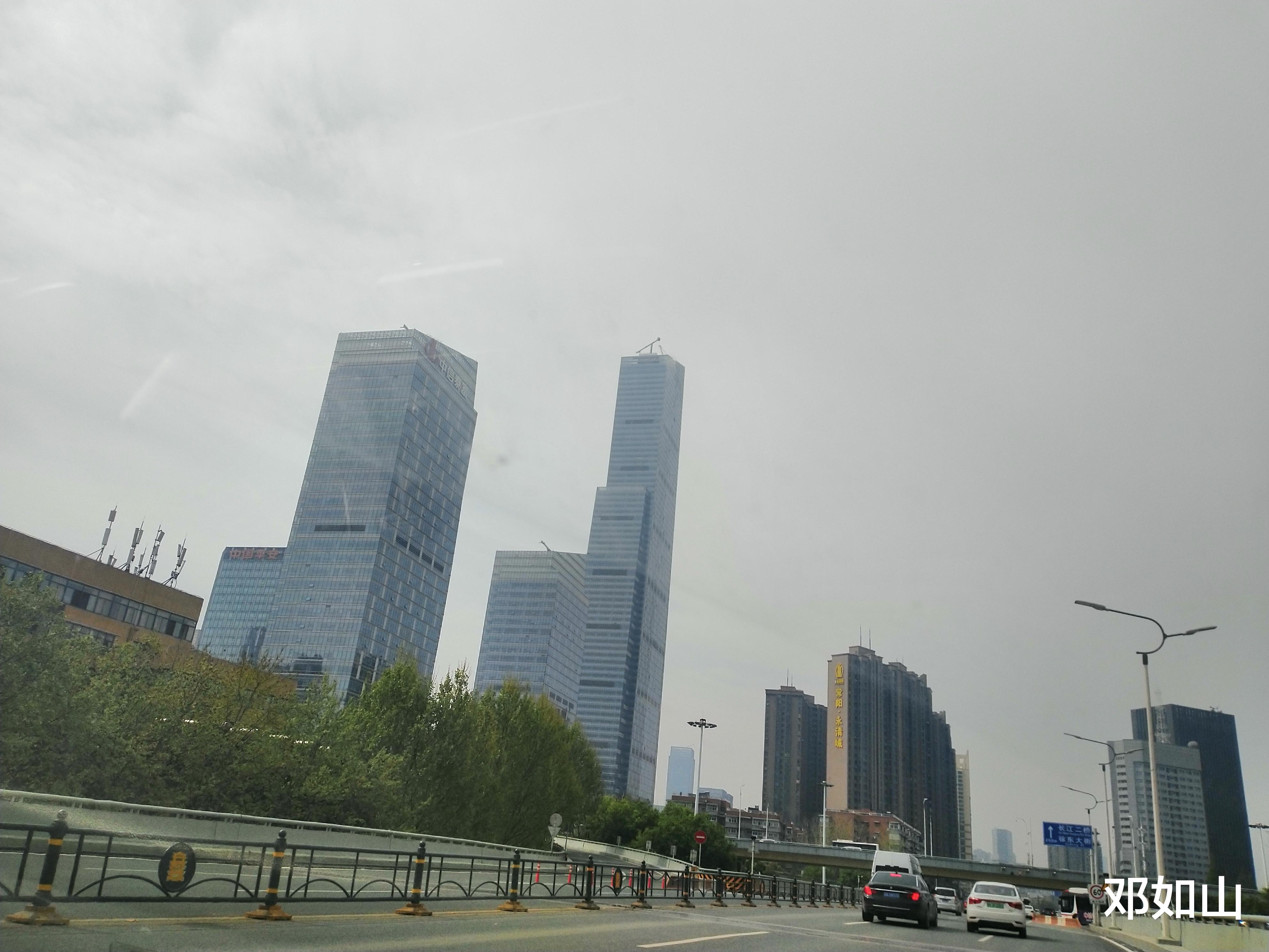 物理学家 多维时空的相对性原理