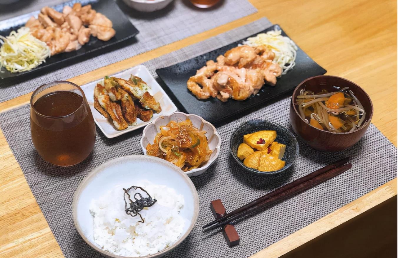 玛法达星座 日本太太晒出来的一周伙食照：每天不重样，吃得特精致