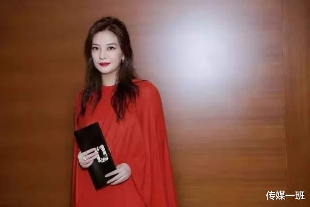 赵薇|粉丝仍为赵薇洗地？看到赵薇突然发声就哭了说：把我的运气借给你