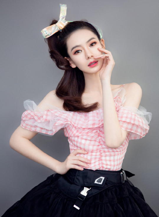 灵熙说珠宝 戚薇：高颜值，风格多样化，不管是性感、可爱、酷炫都能驾驭