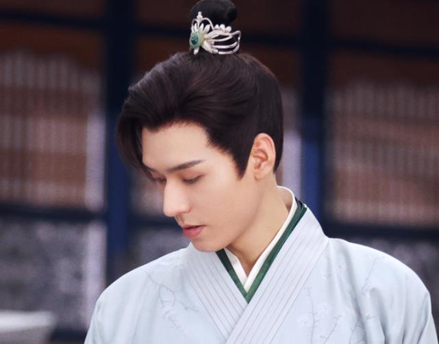 张大大|《安乐传》官宣七夕海报，龚俊热巴甜蜜依偎，两人大方撒糖！