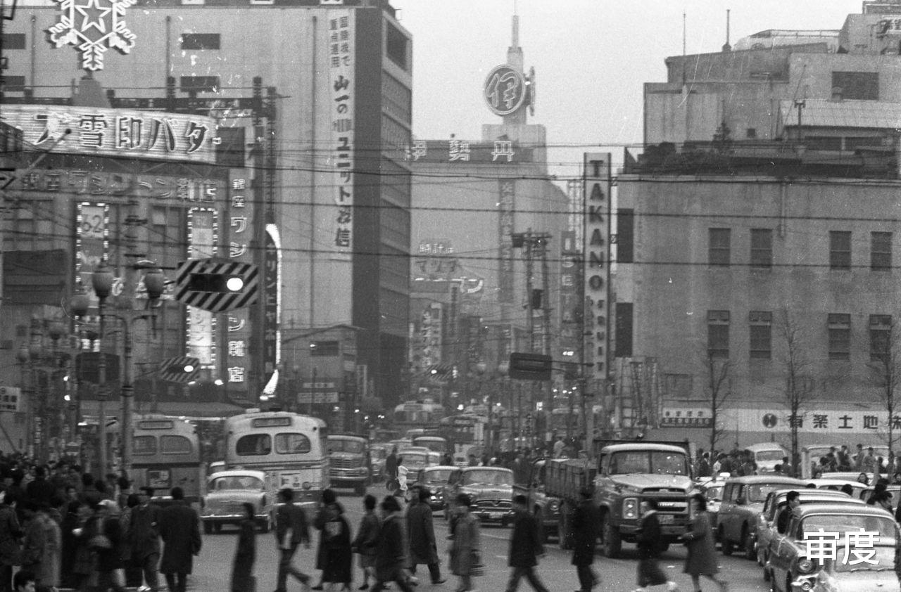 自民党|死人同活人谈笑风生？1952年的这场惨剧，成了全日本媒体的耻辱