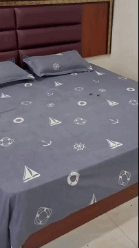 河内|某男子在河边钓鱼,电瓶车看不过去,出轮将其顶入河内