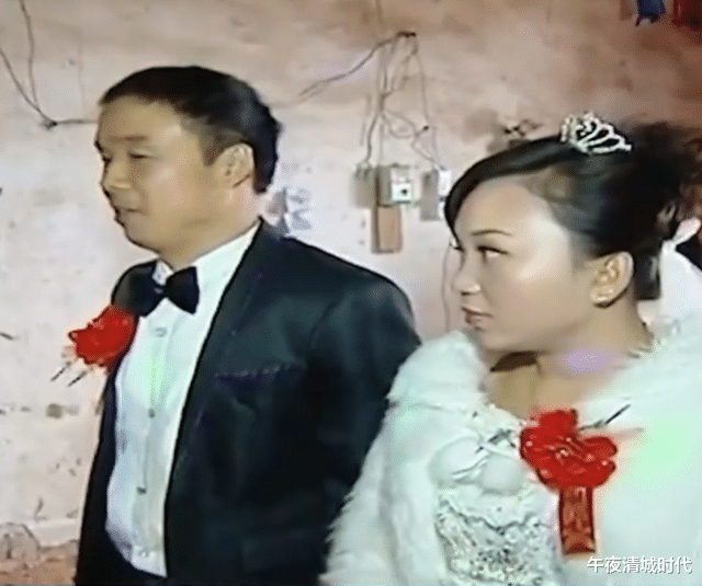 农民工太穷被妻子抛弃后,自学越南语,花6万彩礼娶回漂亮越南妹