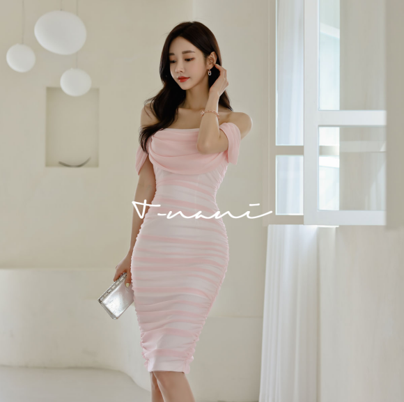 心壹文学|女神孙允珠时尚搭配:晓晨晚樱粉色色雅典娜晚礼裙