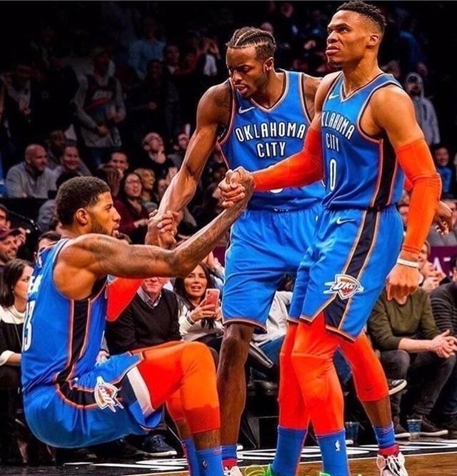 科懷·倫納德|9中2，6失誤！倫納德點名批評，你又陷入掙扎，復仇詹皇靠你自己