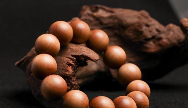 |有这7种文玩手串的小伙伴，一起来讨论一下，该怎么“打底”！