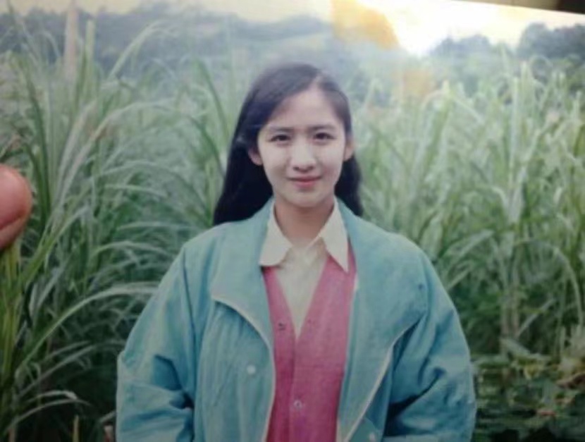 Hi家有小甜椒儿|被妈妈们的老照片给惊艳到了,谁年轻的时候还不是“一朵花”呢