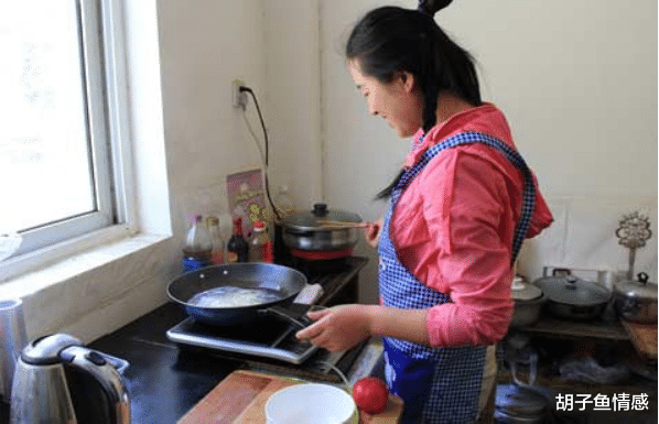 胡子鱼情感|妻子婚内出轨四年,40岁的丈夫却默不作声,只把妻子当成了工具人