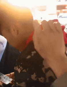 穿衣搭配|“从领导办公室出来的女同事，这衣服怎么还穿反了？”这是要升职了啊