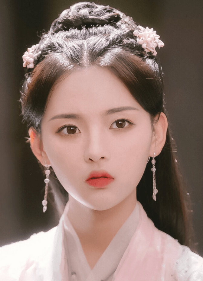 杨超越|杨超越大女主仙侠剧来了，定妆照“美出天际”，男主却略显逊色！