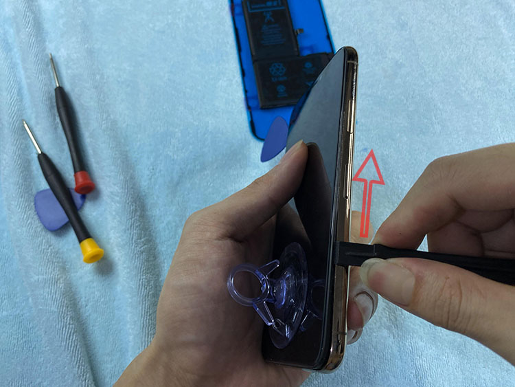 iphone xs|iphone XS换大容量电池，学会这招自己动手，详细教程