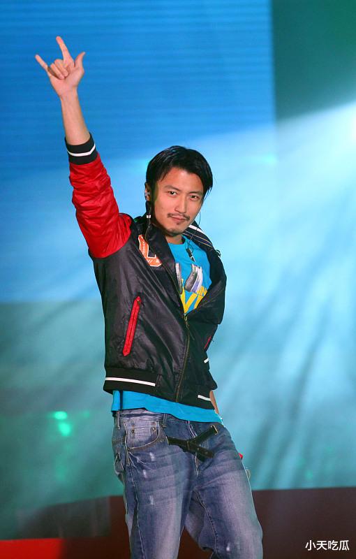 谢霆锋|谢贤揭开谢霆锋“老底”，张柏芝三胎之父落定？难怪王菲不被原谅