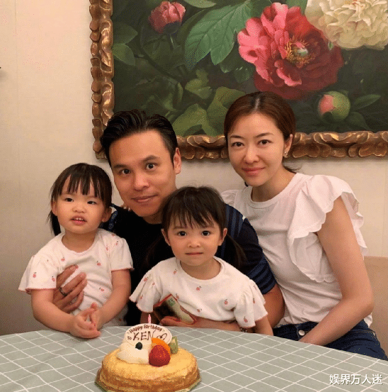 熊黛林|熊黛林否认还在意郭富城，穿低领秀火辣身材，自曝丈夫对她很热情