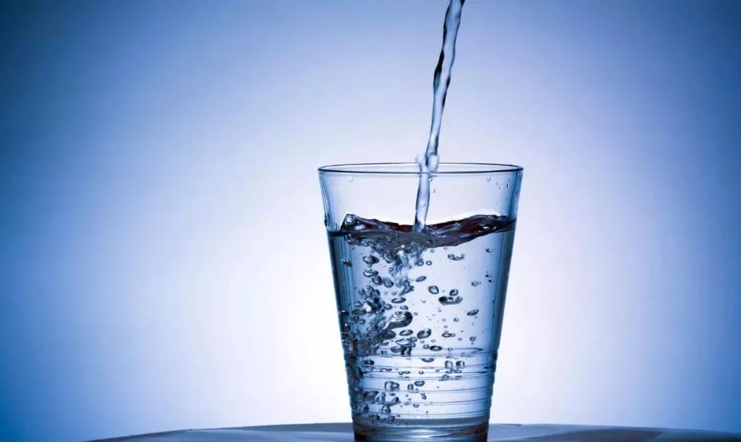 科学家 在科学家的眼里，水为什么被称为自然界“最复杂”的物质之一？