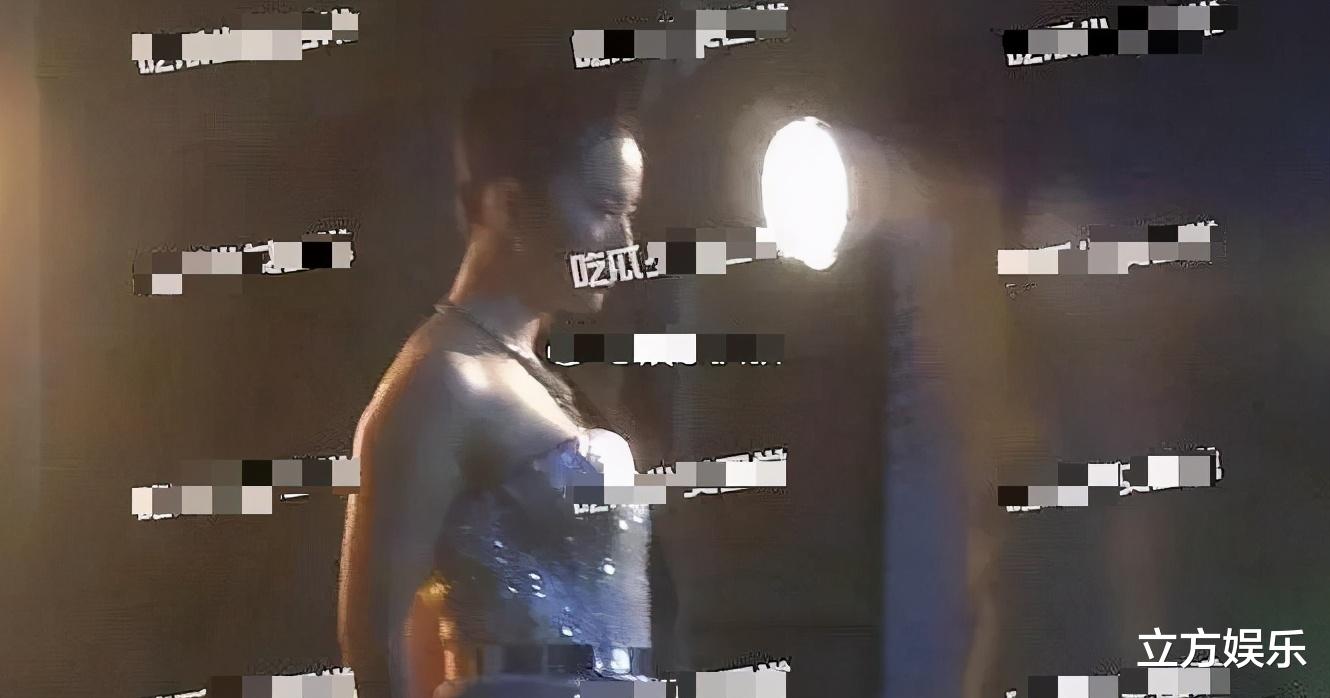 刘亦菲|刘亦菲封面拍摄细节曝光，身材壮硕与成片差别巨大，网友直言震撼