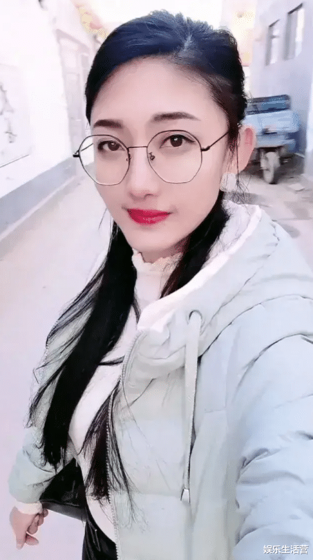 求婚|美女开保时捷求婚朱小伟，大衣嫂笑得合不拢嘴，网友：新一轮开始