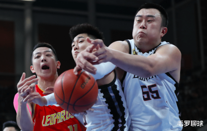 韓德君|中國男籃2米14隊長6犯罰下窩囊丟冠！骨折仍參賽，輸易建聯接班人