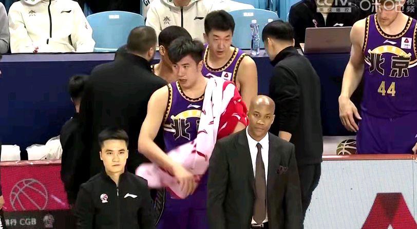北控男篮|仅得2分！北控新外首秀水土不服，哈斯8+5碾压哈达迪，张帆立大功