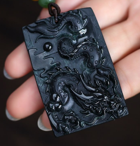 翡翠|刘烨佩戴墨翠英俊有型！你对翡翠界中的这匹“黑马”了解多少呢？