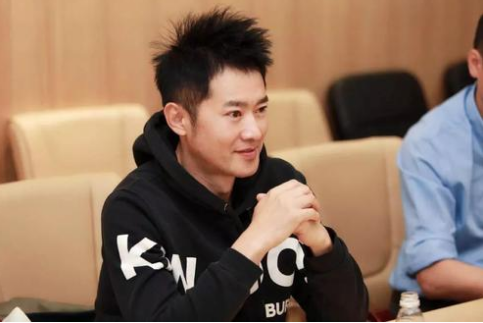 任泉|他宠了12年的妻子曝光，原来是我们熟悉的歌手，难怪多年0绯闻