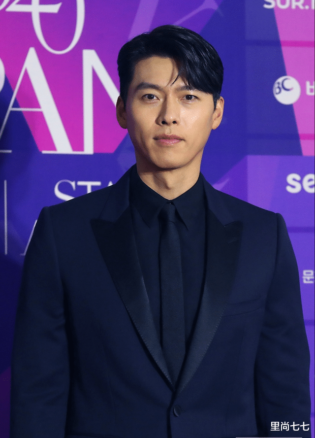 玄彬|恋爱后首同场，玄彬换新发型太男人，孙艺珍故意不走红毯太害羞？