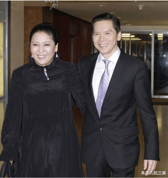 向华强|向华强和新义安一刀两断，向佐当选全国青联委员，从此和黑道再无瓜葛