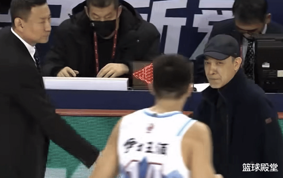 雷騰龍|新疆虐江蘇！魯吐布拉求教阿導(dǎo)，阿爾斯蘭+熱普笑開花，全員開心